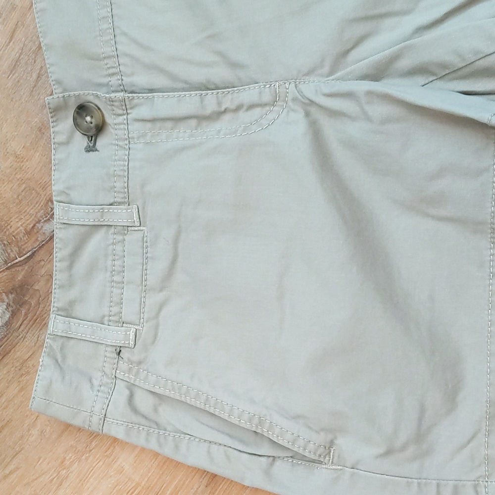 Ann Taylor Loft khaki shorts size 2 - Picture 2 of 7